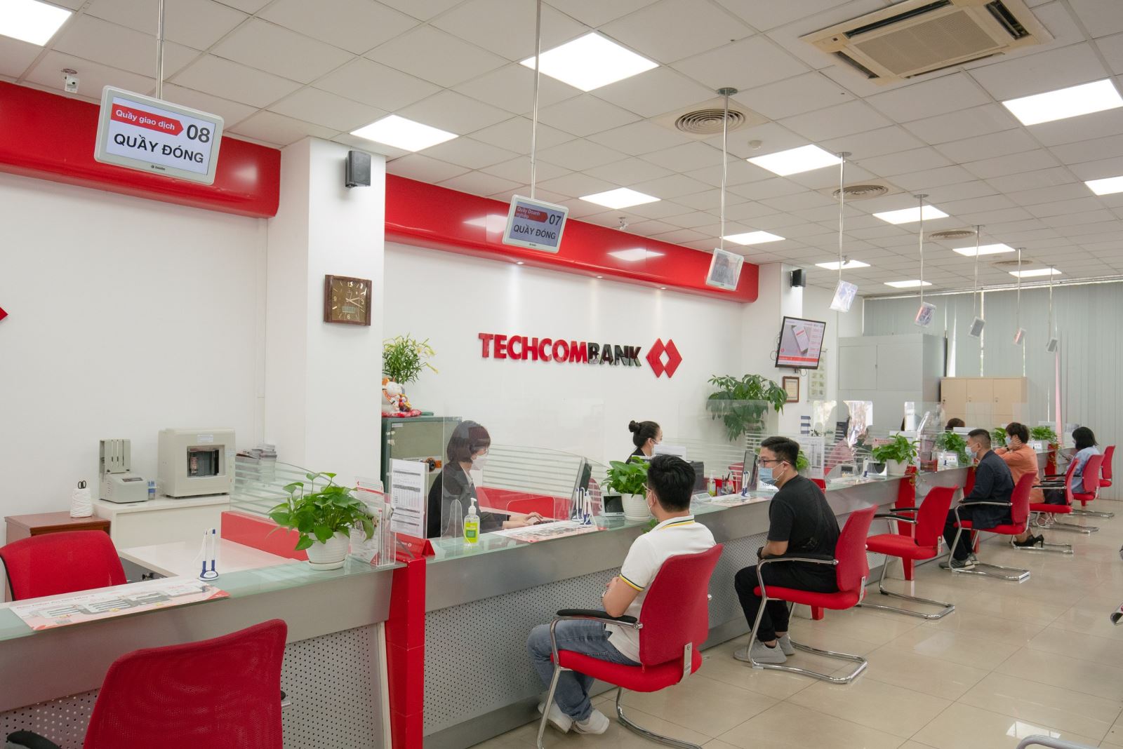 Th&ocirc;ng b&aacute;o mới từ Techcombank đến to&agrave;n bộ kh&aacute;ch h&agrave;ng- Ảnh 1.