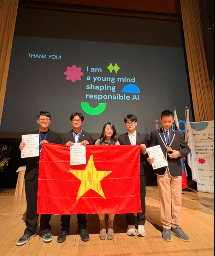 Nam sinh trường Ams gi&agrave;nh học bổng 12 tỷ đồng sau gần 300 bản nh&aacute;p b&agrave;i luận- Ảnh 3.