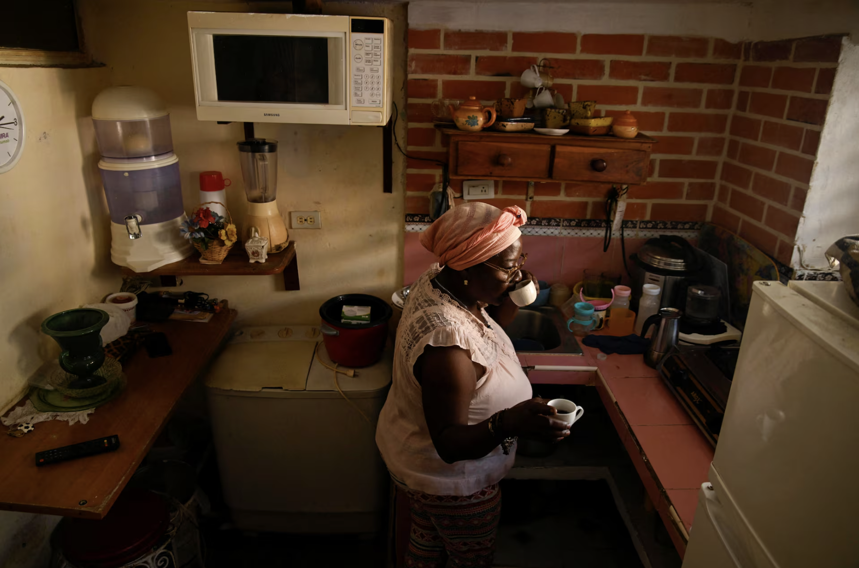 Hệ thống điện Cuba t&ecirc; liệt diện rộng sau sự cố bất ngờ- Ảnh 2.