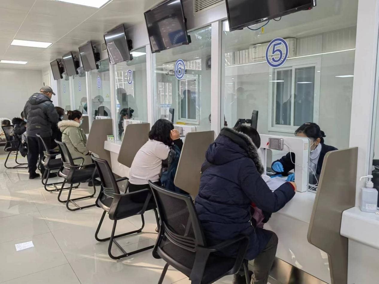 Nh&acirc;n vi&ecirc;n ng&acirc;n h&agrave;ng tự vay t&iacute;n dụng hơn 1,5 tỷ đồng để đạt KPI rồi đột ngột qua đời, t&ograve;a tuy&ecirc;n bố: &ldquo;3 đồng nghiệp li&ecirc;n quan phải trả nợ thay&rdquo;- Ảnh 2.