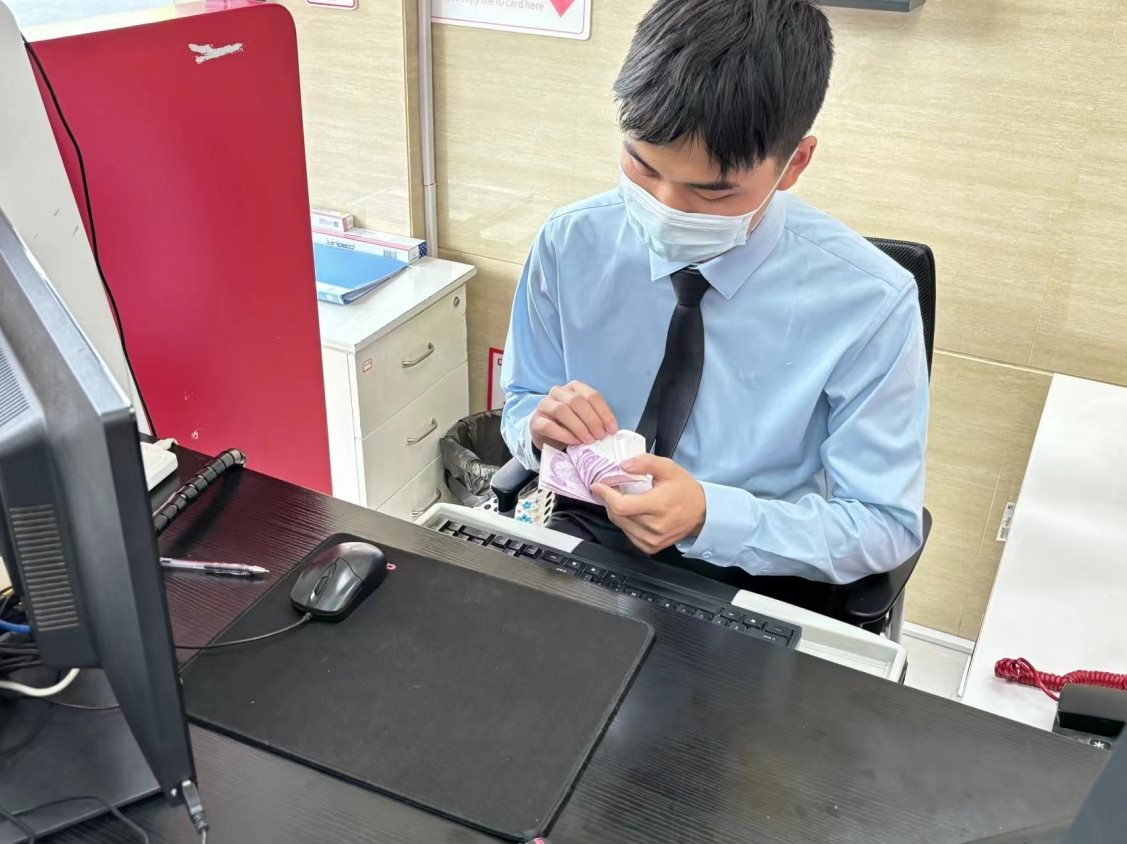 Nh&acirc;n vi&ecirc;n ng&acirc;n h&agrave;ng tự vay t&iacute;n dụng hơn 1,5 tỷ đồng để đạt KPI rồi đột ngột qua đời, t&ograve;a tuy&ecirc;n bố: &ldquo;3 đồng nghiệp li&ecirc;n quan phải trả nợ thay&rdquo;- Ảnh 1.