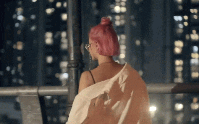 Mỹ nh&acirc;n Việt sở hữu ca kh&uacute;c nửa tỷ view đang c&agrave;n qu&eacute;t to&agrave;n ch&acirc;u &Aacute;, ra 1 hit lặn 6 năm kh&ocirc;ng thấy tăm hơi- Ảnh 2.