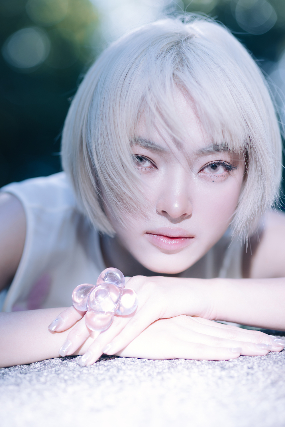 Ch&acirc;u B&ugrave;i ch&iacute;nh thức cầm mic đi h&aacute;t: C&oacute; Binz yểm trợ nhưng vẫn nhạt, b&ugrave; lại visual "g&aacute;nh trọn" cả MV!- Ảnh 1.