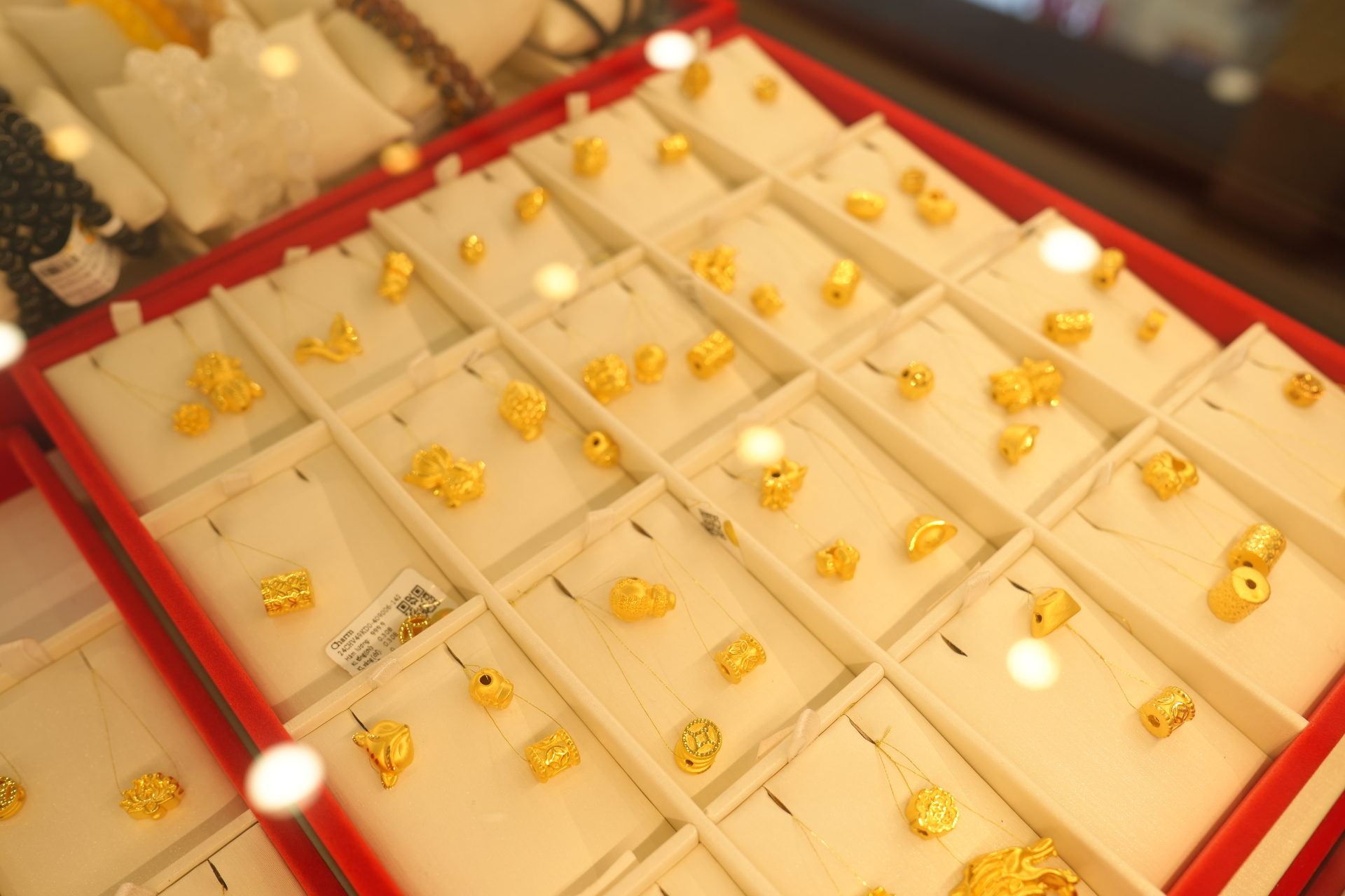 &ldquo;Anh mua g&igrave; cũng được&hellip; nhưng phải đ&uacute;ng &yacute; em&rdquo;: Năm nay tặng v&agrave;ng th&igrave; sao!- Ảnh 1.