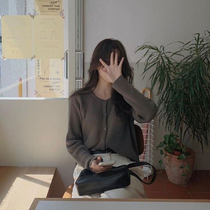 Nh&agrave; tuyển dụng nam: "Bạn thấy chỗ n&agrave;o tr&ecirc;n người t&ocirc;i đen nhất?" - c&ocirc; g&aacute;i đ&aacute;p lại vỏn vẹn 2 chữ v&agrave; được nhận ngay!- Ảnh 1.