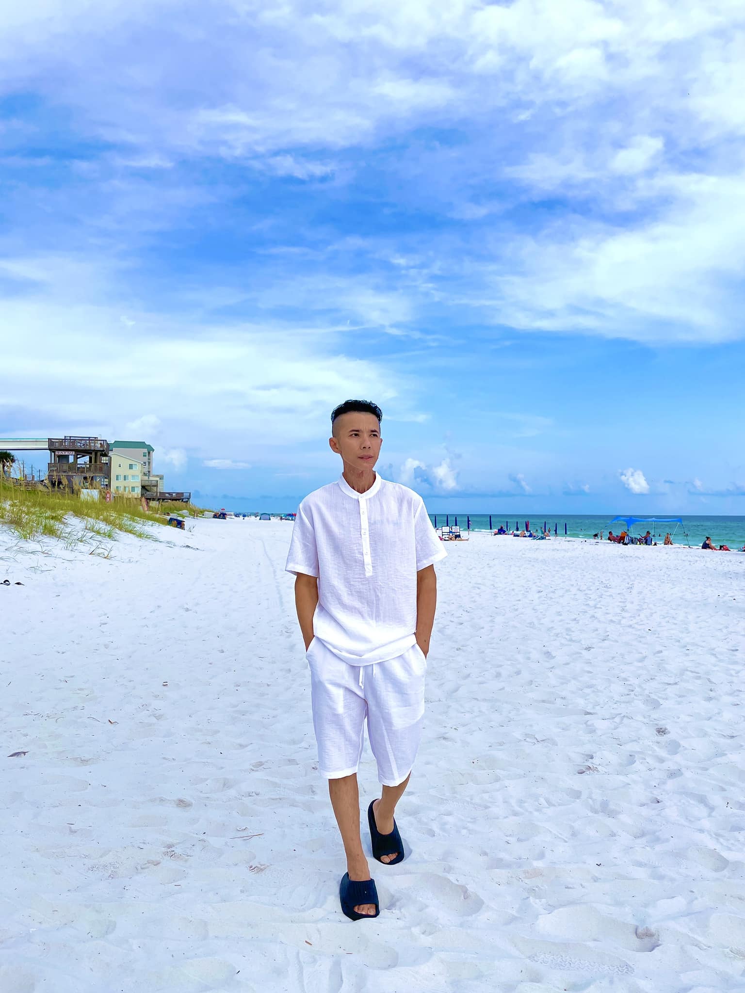 Những ng&agrave;y cuối đời của ca sĩ Kasim Ho&agrave;ng Vũ: Khu&ocirc;n mặt biến dạng do bệnh u xương h&agrave;m, bế tắc v&igrave; chi ph&iacute; chữa trị h&agrave;ng tỷ đồng- Ảnh 3.