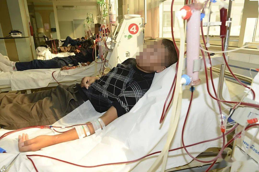 Nam kỹ sư CNTT 40 tuổi suy thận d&ugrave; ăn rất nhạt, nguy&ecirc;n nh&acirc;n từ 1 th&oacute;i quen ngủ người c&agrave;ng trẻ c&agrave;ng y&ecirc;u th&iacute;ch- Ảnh 3.