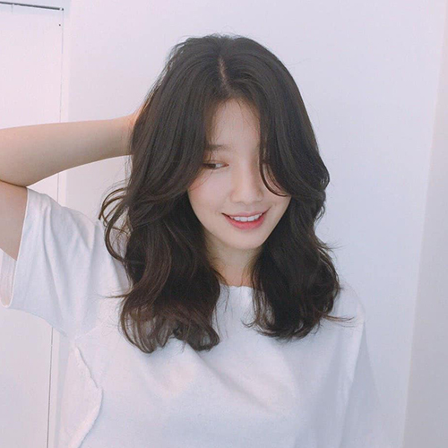 T&oacute;c layer nữ cho mặt tr&ograve;n: 5 kiểu gi&uacute;p gọn mặt ngay tức th&igrave;- Ảnh 5.