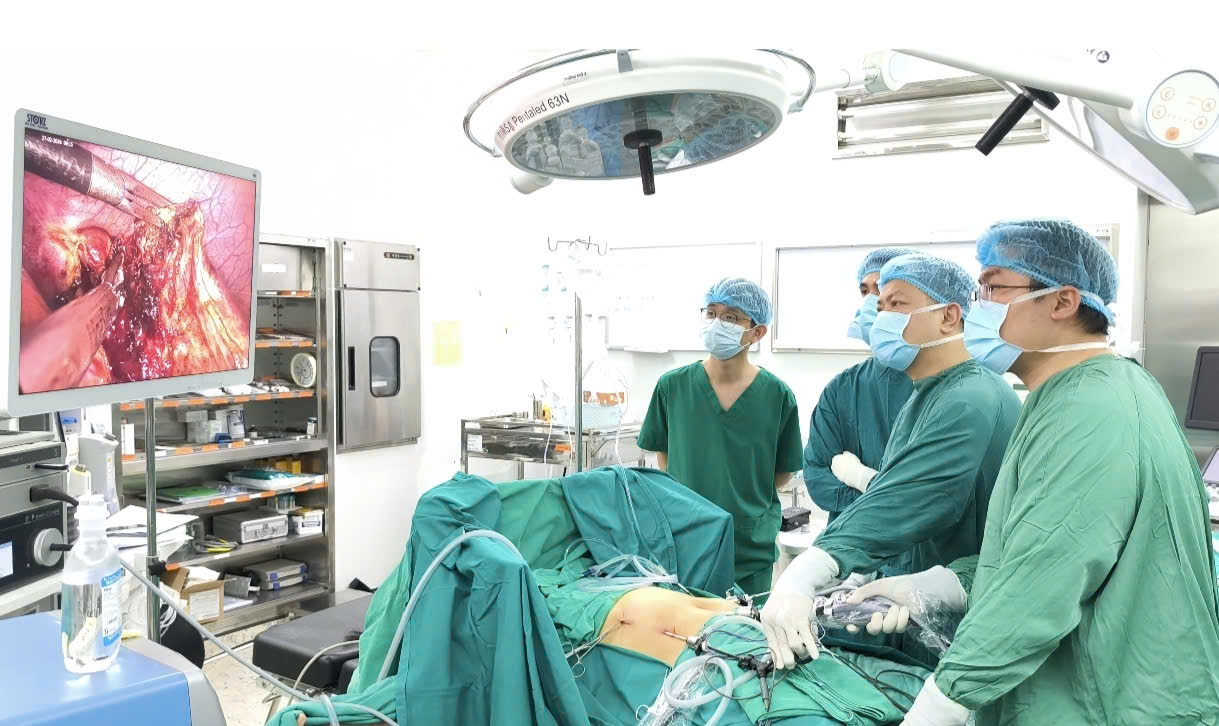 Người phụ nữ su&yacute;t vỡ nang gan 9cm chỉ v&igrave; chủ quan kh&ocirc;ng l&agrave;m 1 việc- Ảnh 1.