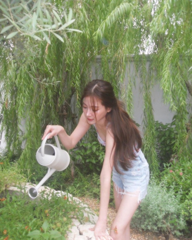 Đại mỹ nh&acirc;n ở dinh thự 55 tỷ, m&ecirc; &ldquo;trồng rau nu&ocirc;i c&aacute;&rdquo;: Vibe chữa l&agrave;nh mạnh mẽ tr&agrave;n m&agrave;n h&igrave;nh- Ảnh 12.