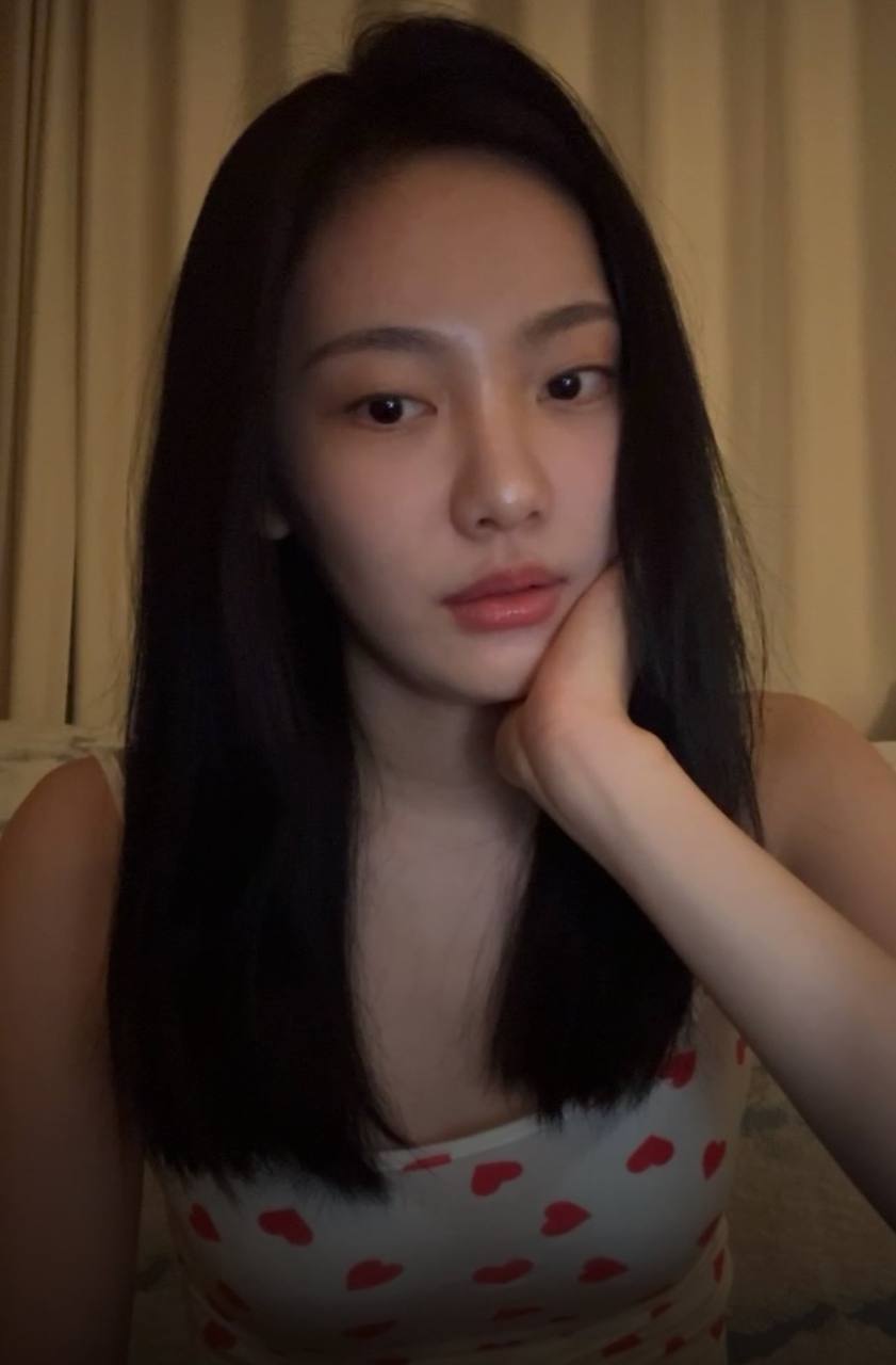 Mỹ nh&acirc;n 2k2 chưng mặt mộc, c&oacute; m&agrave;n đ&aacute;p trả ra sao với loạt b&igrave;nh luận khiếm nh&atilde; của netizen- Ảnh 2.