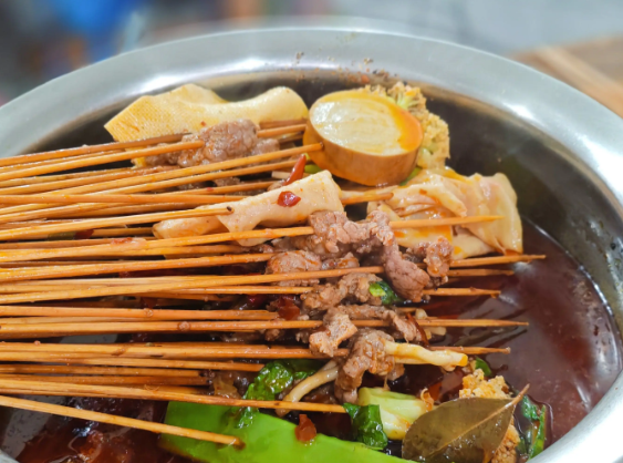 Thổ địa Tr&ugrave;ng Kh&aacute;nh chỉ điểm: 8 m&oacute;n vỉa h&egrave; "ngon chấn động" giấu trong hẻm s&acirc;u, chưa ăn coi như ph&iacute; tiền mua v&eacute;- Ảnh 30.