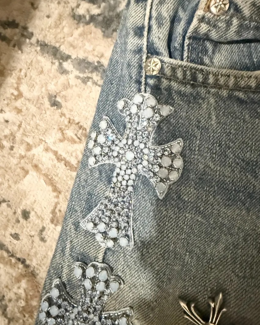 Ph&uacute; b&agrave; mua quần jeans 5 tỷ m&agrave; kh&ocirc;ng biết: C&acirc;u chuyện viral cực độ v&igrave; phản ứng cho&aacute;ng v&aacute;ng của giới si&ecirc;u gi&agrave;u- Ảnh 3.