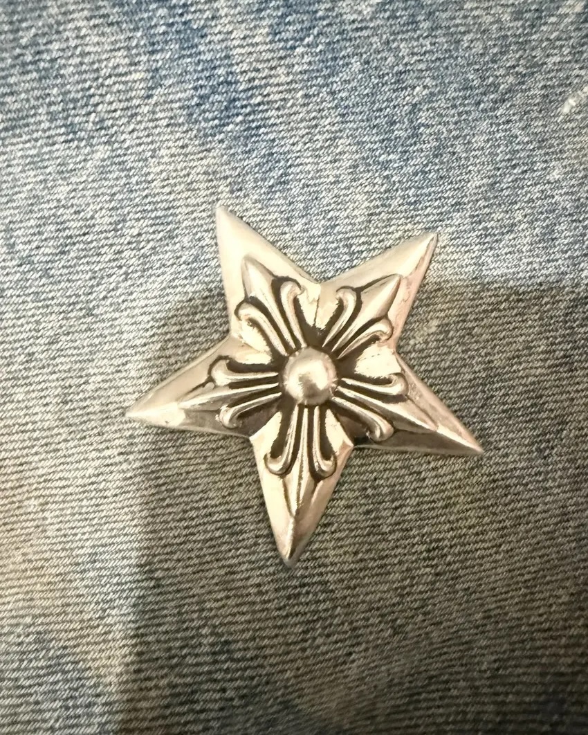 Ph&uacute; b&agrave; mua quần jeans 5 tỷ m&agrave; kh&ocirc;ng biết: C&acirc;u chuyện viral cực độ v&igrave; phản ứng cho&aacute;ng v&aacute;ng của giới si&ecirc;u gi&agrave;u- Ảnh 4.