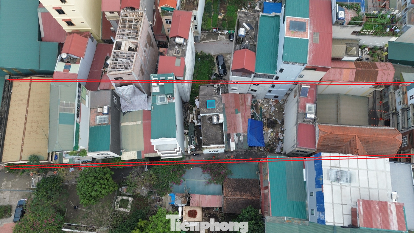 H&agrave; Nội: Hy hữu 14 hộ d&acirc;n c&oacute; nh&agrave;, đất "đ&egrave;" l&ecirc;n một nửa phần đất của nh&agrave; b&ecirc;n cạnh- Ảnh 3.