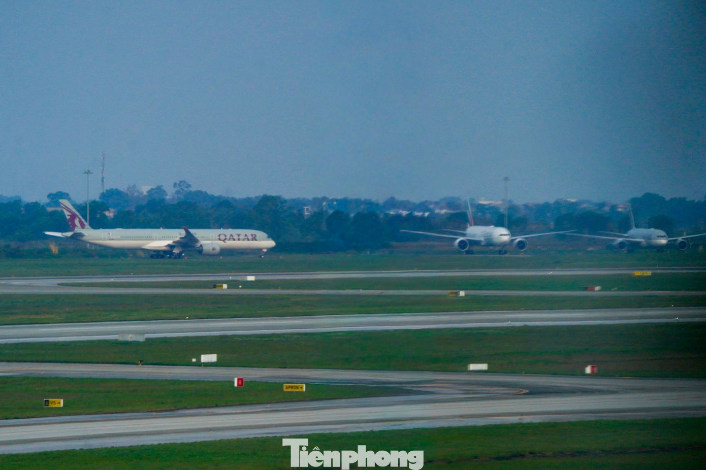 Cận cảnh m&aacute;y bay "nh&agrave; gi&agrave;u" Trung Đ&ocirc;ng đang tr&aacute;nh chiến sự ở Nội B&agrave;i- Ảnh 12.