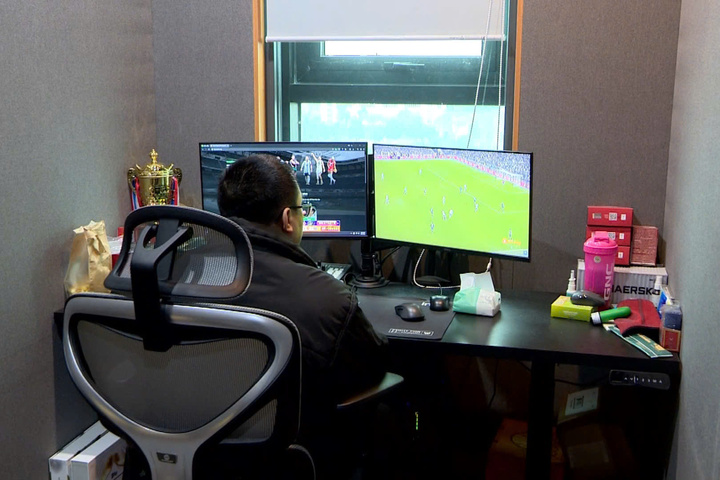 To&agrave;n cảnh chuy&ecirc;n &aacute;n đ&aacute;nh sập 'đế chế' b&oacute;ng đ&aacute; lậu, bắt giữ '&ocirc;ng tr&ugrave;m' X&ocirc;i Lạc TV- Ảnh 3.