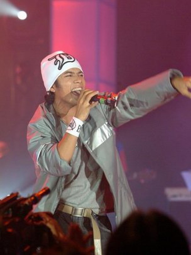 Nam ca sĩ Việt vừa qua đời: Qu&aacute;n qu&acirc;n Sao Mai, gương mặt biến dạng v&igrave; bạo bệnh- Ảnh 1.