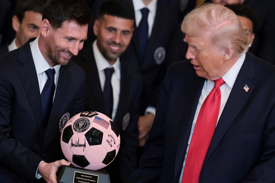 Messi "đứng h&igrave;nh" khi Tổng thống Donald Trump bất ngờ nhắc t&ecirc;n Ronaldo tại Nh&agrave; Trắng- Ảnh 1.