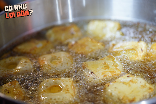 Chờ chực 20 ph&uacute;t săn miếng t&agrave;u hũ may mắn gi&aacute; 30k, mỗi năm chỉ b&aacute;n một ng&agrave;y ở TP.HCM- Ảnh 2.