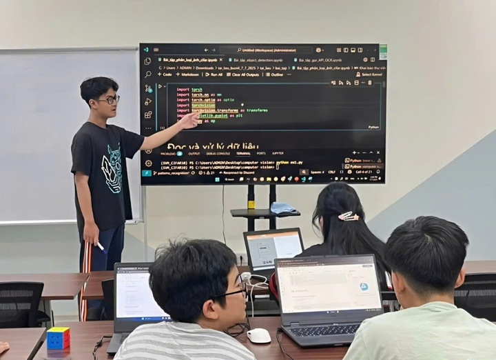 Huy chương Bạc AI quốc tế, 5 b&agrave;i b&aacute;o khoa học v&agrave; tấm v&eacute; v&agrave;o đại học h&agrave;ng đầu Mỹ- Ảnh 2.