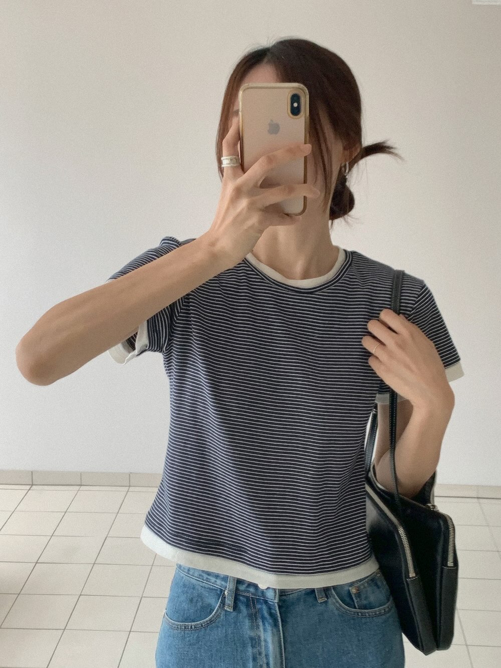 Bước sang m&ugrave;a h&egrave;, chị em n&agrave;o cũng trẻ hẳn ra nhờ 5 m&oacute;n thời trang "hack" tuổi đỉnh- Ảnh 1.