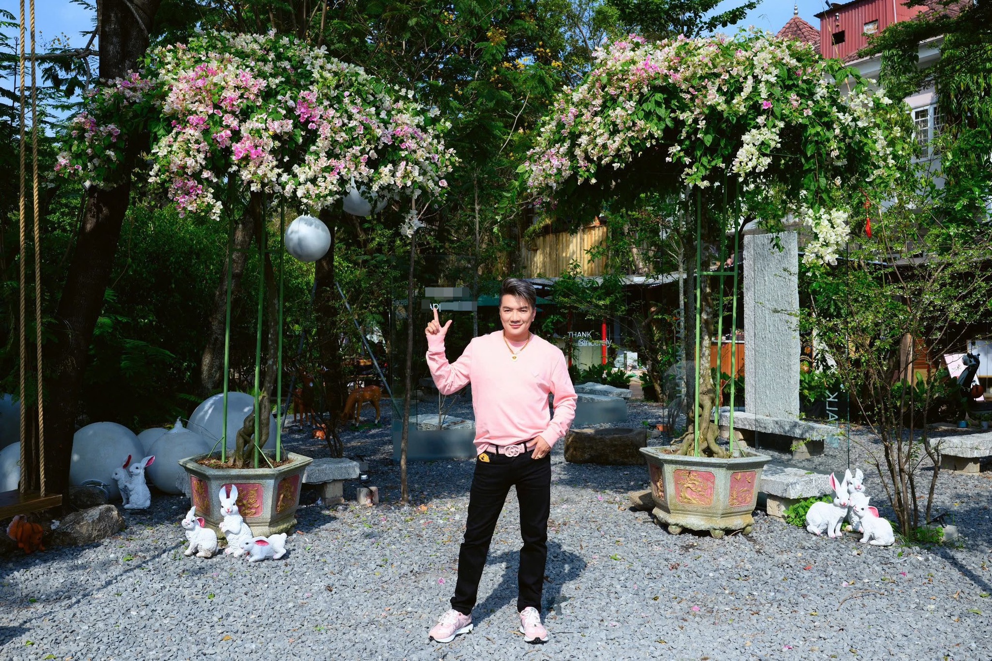 Phải đ&oacute;ng cửa 5 ng&agrave;y, qu&aacute;n cafe của &ocirc;ng ho&agrave;ng nhạc Việt đ&igrave;nh đ&aacute;m một thời "thất thủ" khi mở lại- Ảnh 5.