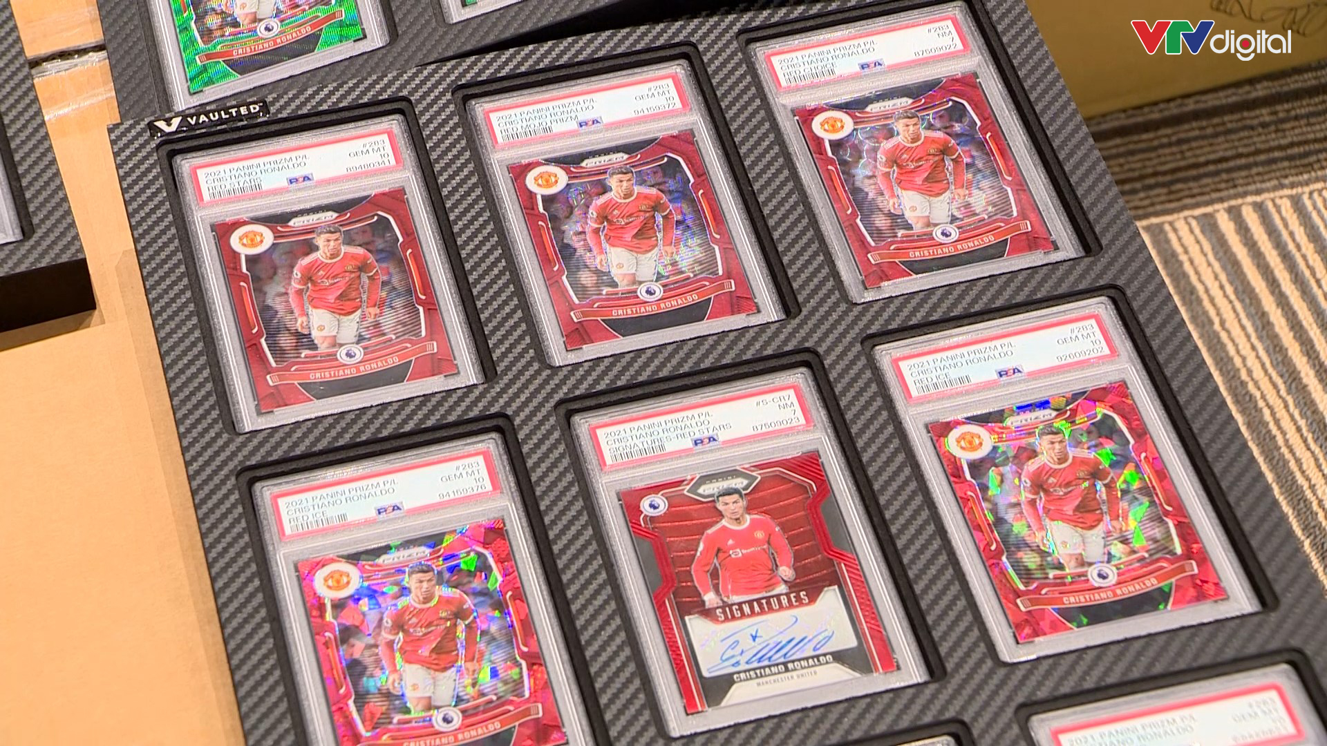 Một &ldquo;kho b&aacute;u&rdquo; b&ecirc;n trong trụ sở X&ocirc;i Lạc TV được lồng khung, đ&oacute;ng k&iacute;nh cẩn thận- Ảnh 4.