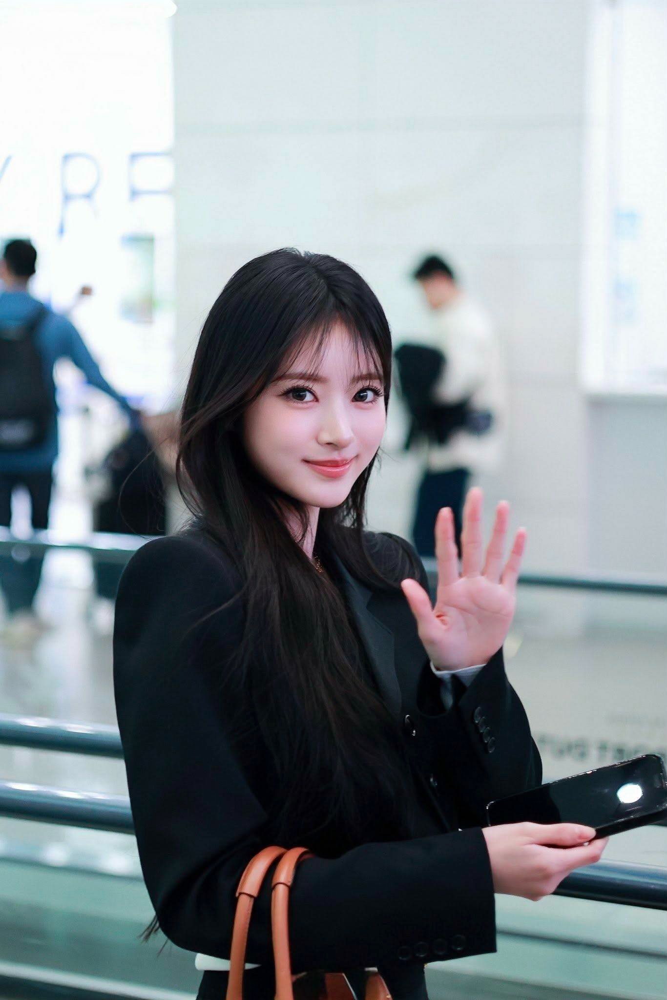 Mỹ nữ khiến "hung thần" Getty Images chỉ c&ograve;n l&agrave; c&aacute;i t&ecirc;n: Ngũ quan ho&agrave;n hảo như s&aacute;ch mẫu, style sang chảnh xịn ngất ng&acirc;y- Ảnh 10.