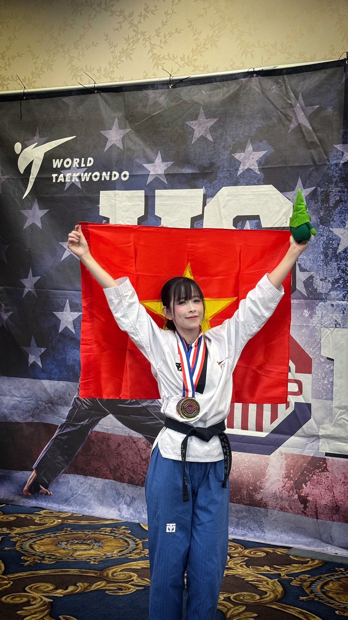 Đẳng cấp l&agrave; đ&acirc;y: Ch&acirc;u Tuyết V&acirc;n gi&agrave;nh "c&uacute; đ&uacute;p" huy chương Taekwondo tại Mỹ- Ảnh 1.