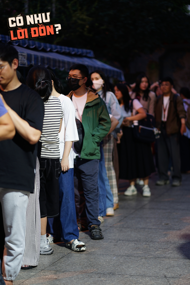 Chờ chực 20 ph&uacute;t săn miếng t&agrave;u hũ may mắn gi&aacute; 30k, mỗi năm chỉ b&aacute;n một ng&agrave;y ở TP.HCM- Ảnh 10.