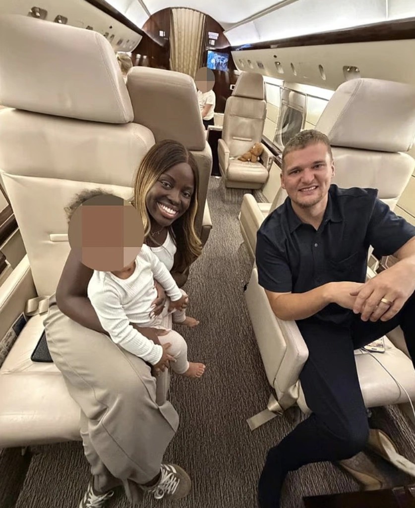 Triệu ph&uacute; thu&ecirc; chuy&ecirc;n cơ 5,2 tỷ rời Trung Đ&ocirc;ng g&acirc;y tranh c&atilde;i: Từng n&oacute;i &ldquo;Dubai an to&agrave;n nhất&rdquo;, giờ lại vội v&agrave;ng rời đi- Ảnh 1.