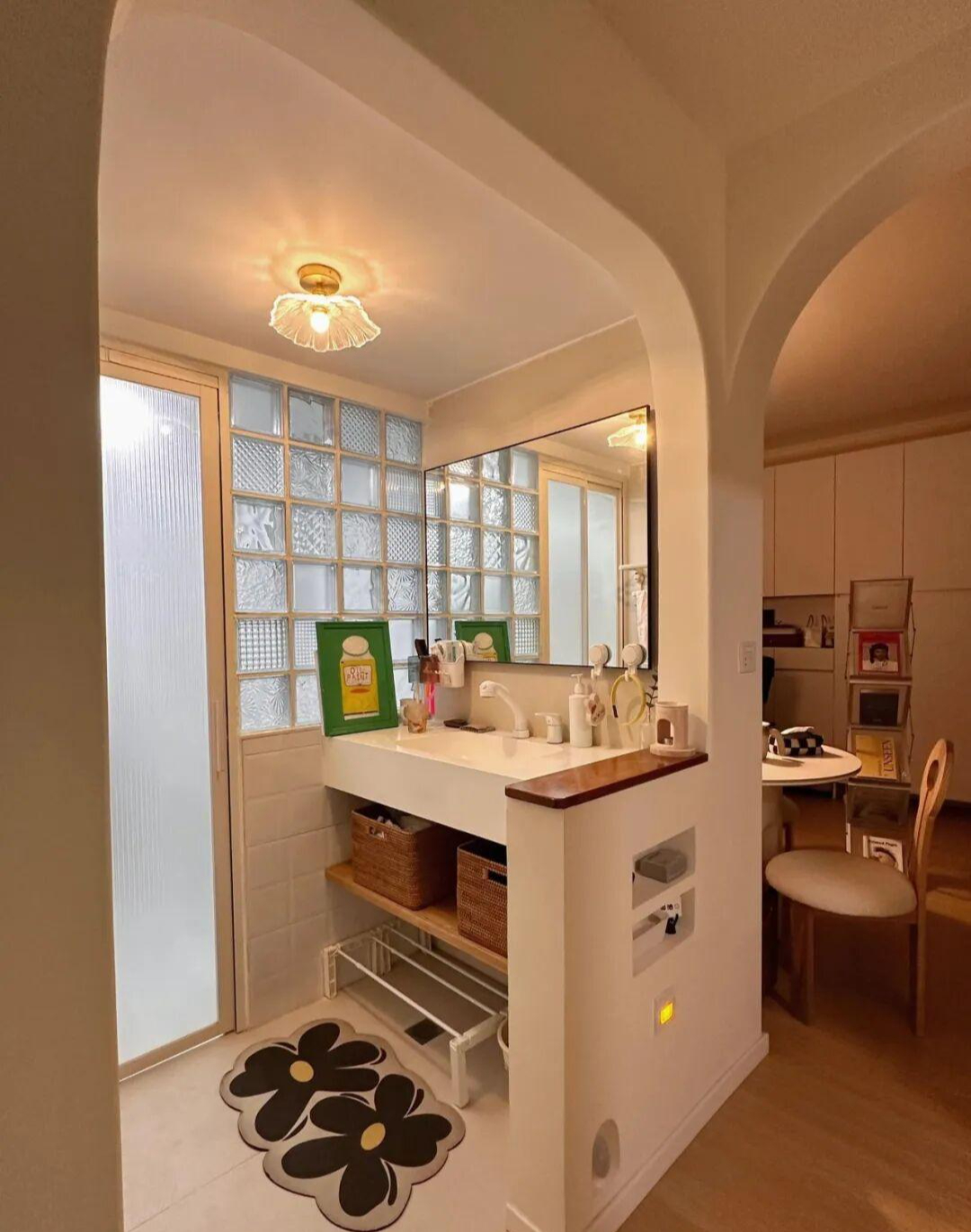 Nhiều gia đ&igrave;nh bắt đầu bỏ bồn rửa mặt trong ph&ograve;ng tắm: Sau khi xem thiết kế n&agrave;y, t&ocirc;i ước m&igrave;nh c&oacute; thể ph&aacute; bỏ tất cả v&agrave; cải tạo lại từ đầu- Ảnh 4.