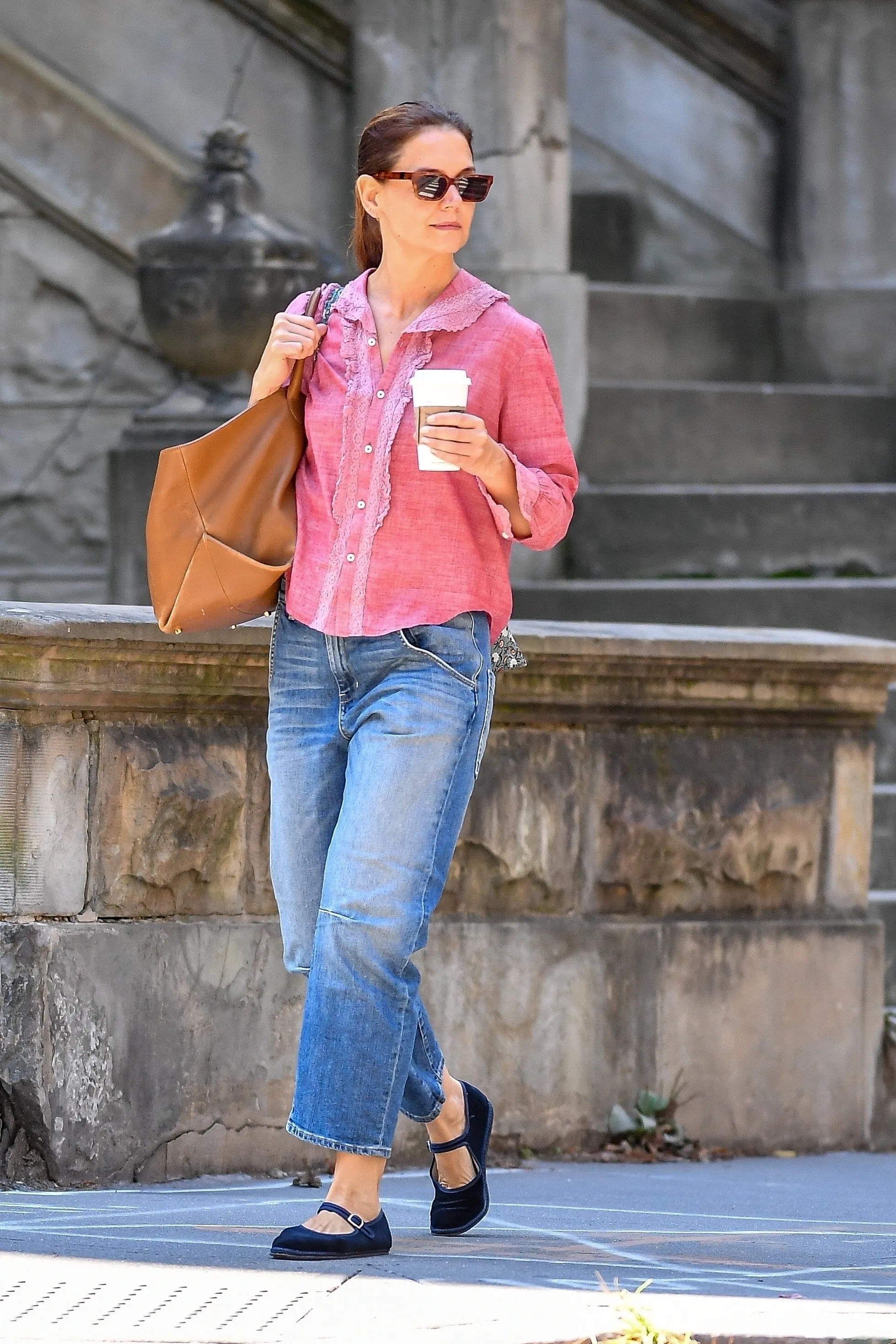 5 c&ocirc;ng thức mặc đồ m&ugrave;a h&egrave; d&agrave;nh cho phụ nữ trung ni&ecirc;n: Rất trẻ trung m&agrave; vẫn ph&ugrave; hợp với độ tuổi- Ảnh 2.