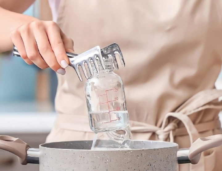 D&ugrave;ng nước s&ocirc;i tr&aacute;ng b&igrave;nh sữa c&oacute; đủ an to&agrave;n cho trẻ nhỏ?- Ảnh 1.