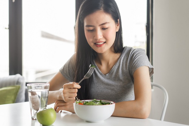 Mỡ bụng tuổi 40 kh&aacute;c ho&agrave;n to&agrave;n tuổi 30: B&aacute;c sĩ chỉ ra 1 sự thật &iacute;t người biết- Ảnh 4.