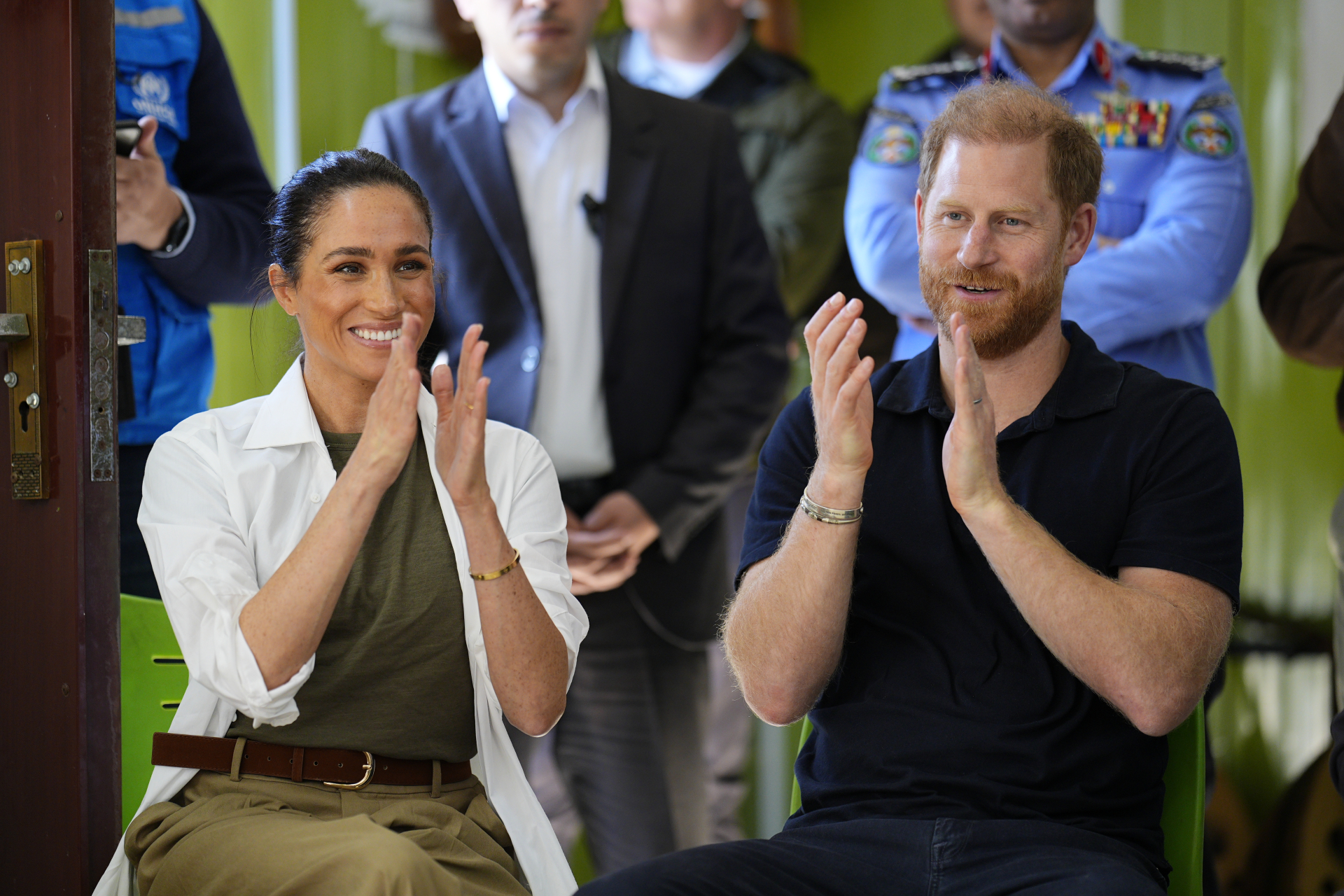 C&uacute; sốc mới của Harry v&agrave; Meghan: Phim "đắp chiếu" r&ograve;ng r&atilde; 3 năm, hợp đồng triệu đ&ocirc; với Netflix liệu c&oacute; toang?- Ảnh 2.
