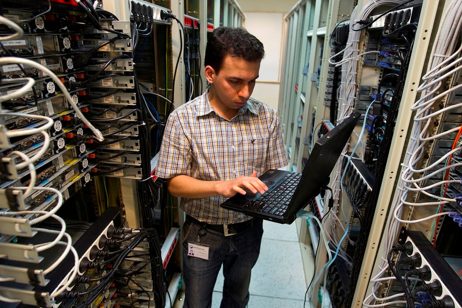 Phải kh&acirc;m phục Iran v&igrave; họ vẫn l&agrave;m được điều kinh ngạc n&agrave;y- Ảnh 2.