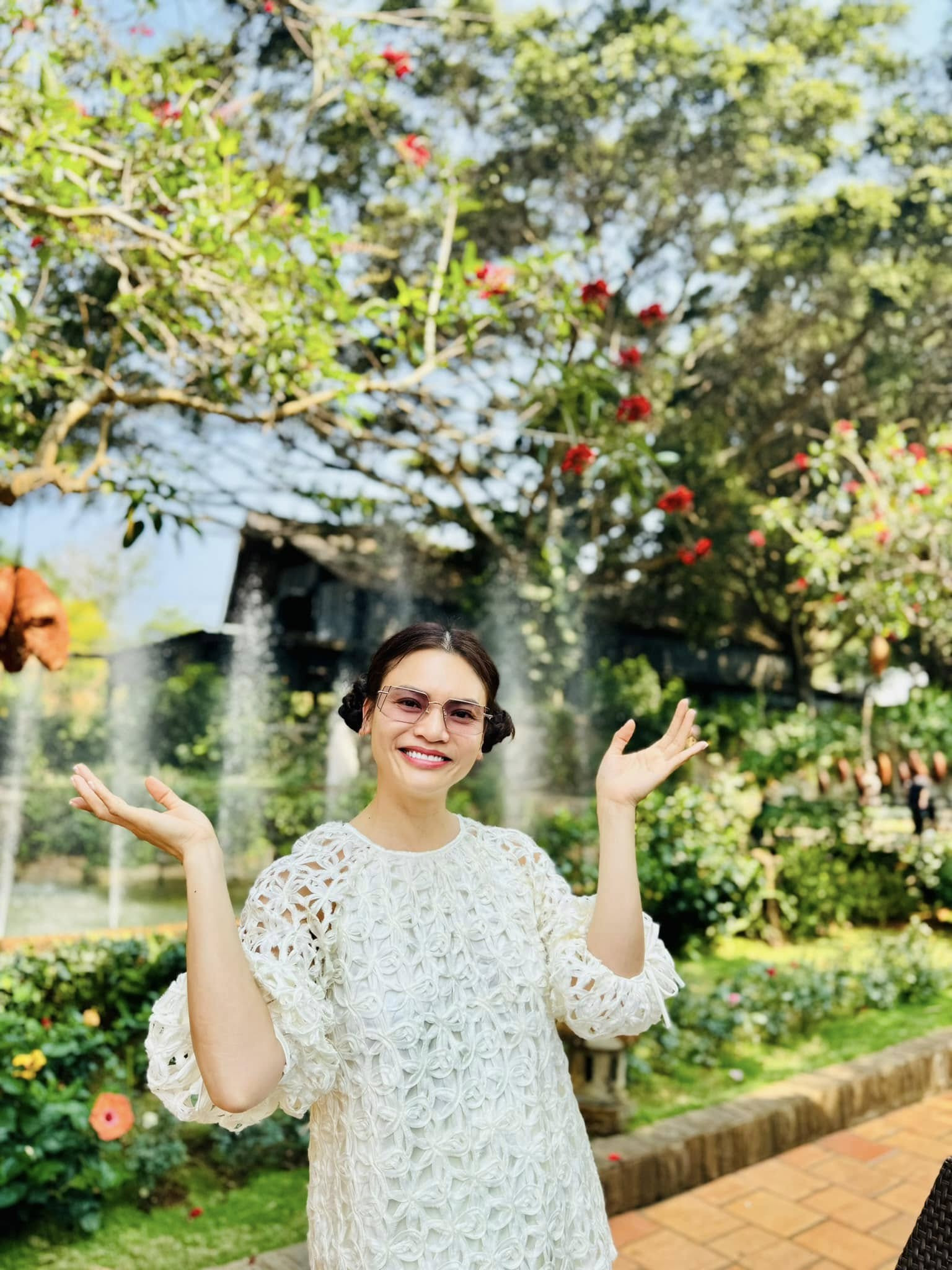 NSND trẻ nhất Việt Nam sở hữu biệt phủ nghỉ dưỡng rộng 8.000m2 ở H&agrave; Nội, đi mỏi ch&acirc;n kh&ocirc;ng hết- Ảnh 4.