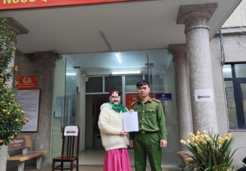 Giao dịch 92 triệu đồng của người phụ nữ H&agrave; Nội: C&ocirc;ng an khẩn trương x&aacute;c minh rồi li&ecirc;n hệ với người đ&agrave;n &ocirc;ng SN 1964- Ảnh 1.