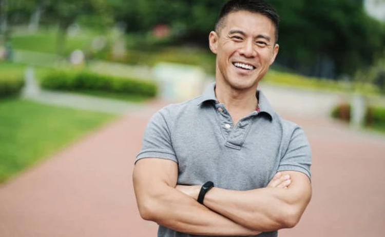 Người ngo&agrave;i 60 tuổi nhưng c&oacute; &iacute;t t&oacute;c bạc thường c&oacute; 5 điểm chung: C&oacute; 4/5 th&igrave; xin ch&uacute;c mừng!- Ảnh 1.