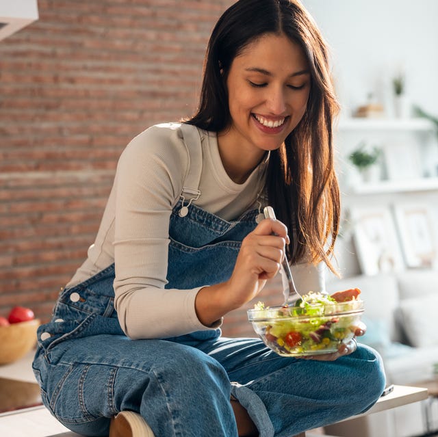 Ngủ đủ 8 tiếng vẫn mệt: Cơ thể phụ nữ 40+ c&oacute; thể đang thiếu một yếu tố quan trọng- Ảnh 4.