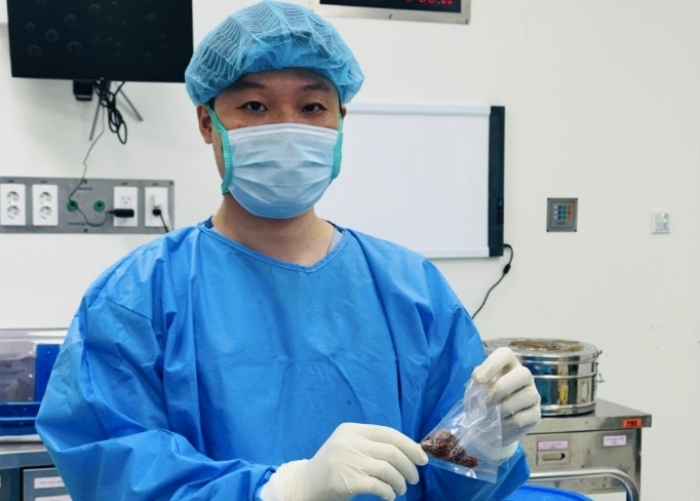 Nữ sinh 18 tuổi su&yacute;t hỏng thận v&igrave; th&oacute;i quen ăn m&igrave; t&ocirc;m, tr&agrave; sữa thay nước lọc- Ảnh 1.