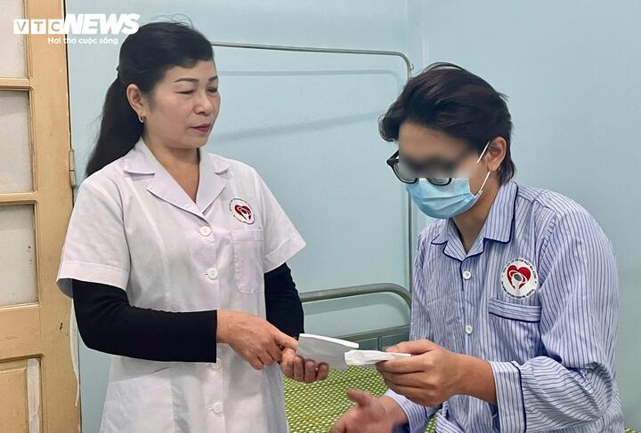 Danh s&aacute;ch nh&oacute;m c&oacute; nguy cơ rối loạn t&acirc;m thần được đề xuất đưa v&agrave;o diện gi&aacute;m s&aacute;t- Ảnh 1.