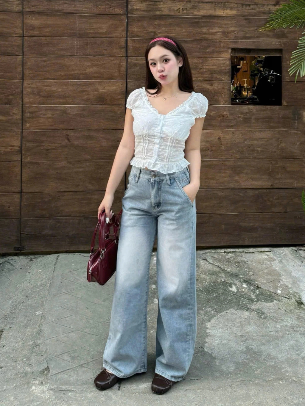 6 c&aacute;ch l&ecirc;n đồ c&ugrave;ng quần ống rộng: Giấu nhẹm mọi khuyết điểm, mặc h&agrave;ng ng&agrave;y sang xịn hết nấc- Ảnh 15.