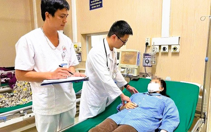 Đốt than x&ocirc;ng cảm c&uacute;m, người phụ nữ 49 tuổi h&ocirc;n m&ecirc;- Ảnh 1.