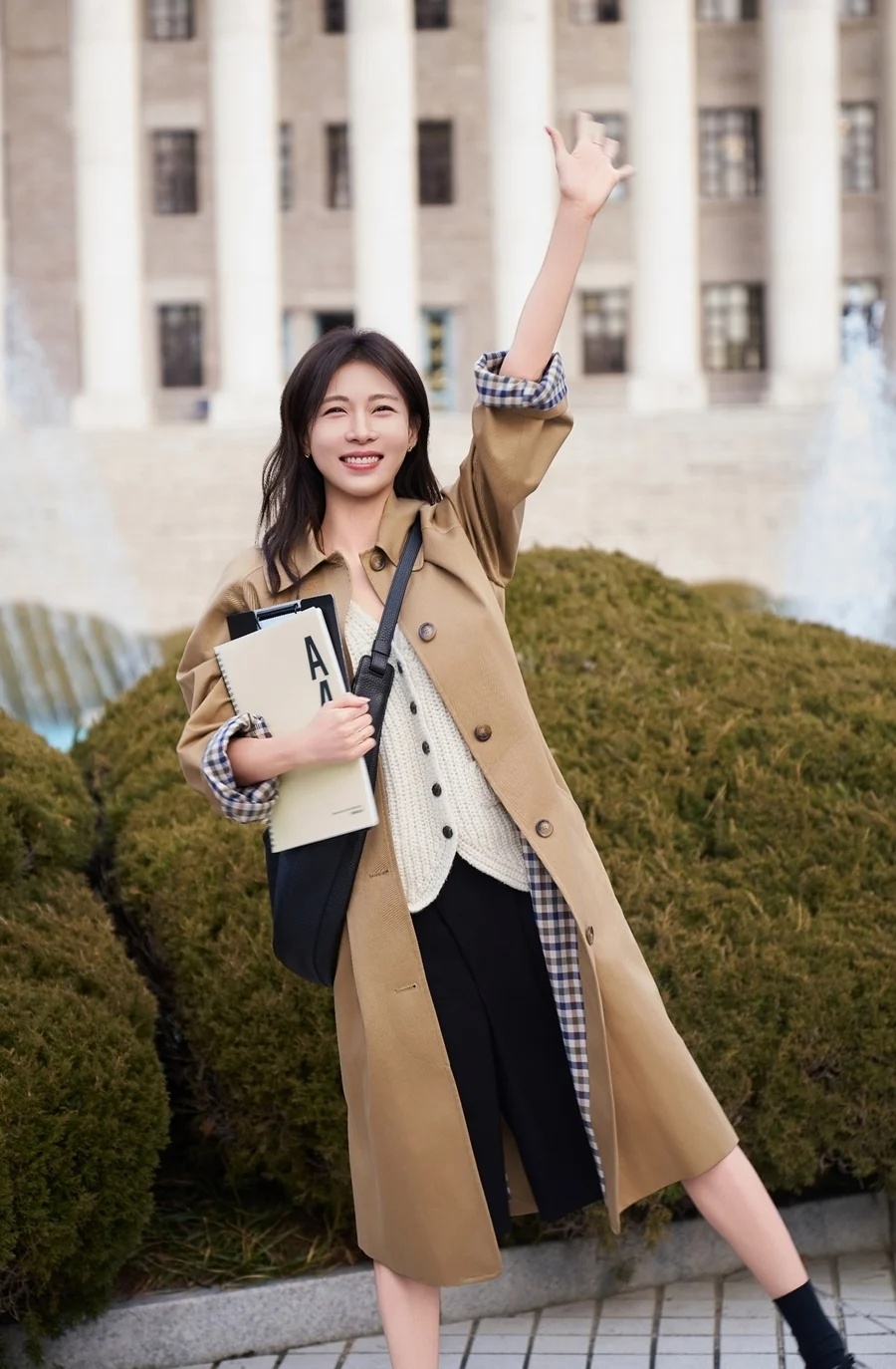 Tr&ecirc;n đời kh&ocirc;ng c&oacute; ai U50 vẫn trẻ d&atilde; man thế n&agrave;y đ&acirc;u: Nh&igrave;n mặt như mới 18, sắc đẹp vĩnh cửu l&agrave; c&oacute; thật- Ảnh 2.