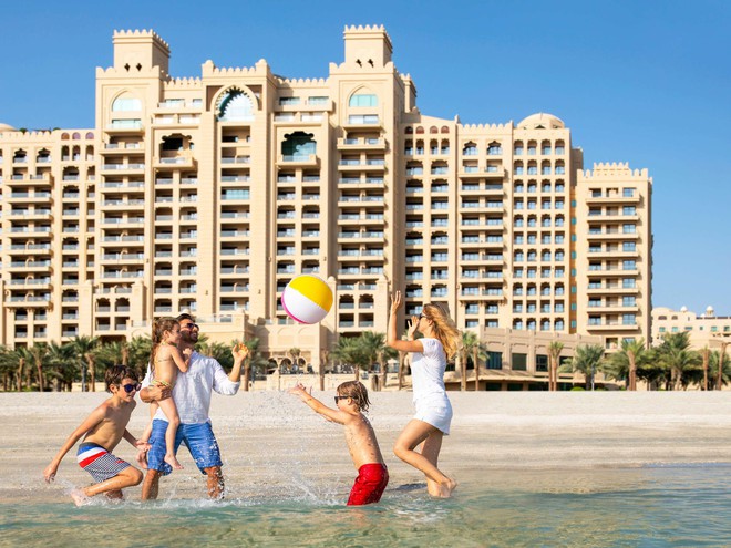 Kh&aacute;ch Việt chia sẻ h&igrave;nh ảnh kh&aacute;ch sạn 5 sao ở Dubai trước khi bị tr&uacute;ng t&ecirc;n lửa- Ảnh 8.