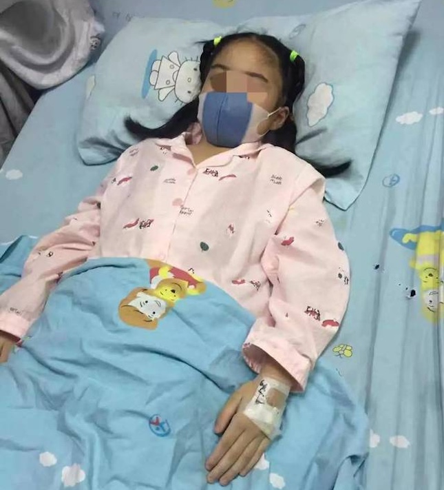 B&eacute; g&aacute;i 9 tuổi đ&atilde; mắc ung thư v&uacute;, b&aacute;c sĩ cảnh b&aacute;o: 5 th&oacute;i quen n&agrave;y l&agrave; "đồng phạm", chị em phải tr&aacute;nh xa!- Ảnh 1.