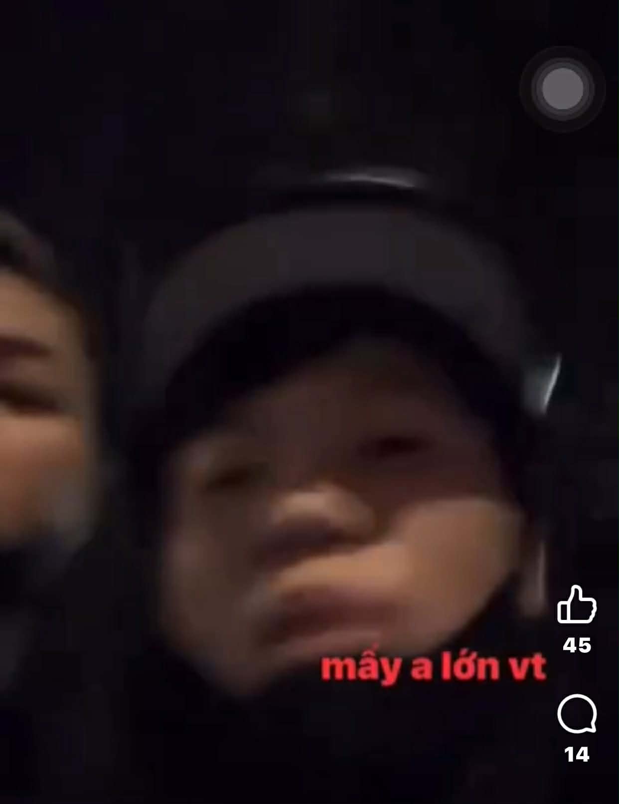 Cầm dao "m&uacute;a" giữa phố, thiếu ni&ecirc;n bị c&ocirc;ng an triệu tập- Ảnh 2.